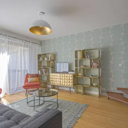 דירה Seventies דוביל